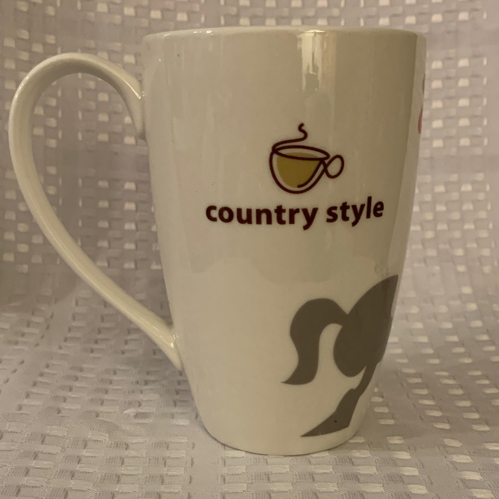 Country Style Christmas mug, 5.5 inches tall.